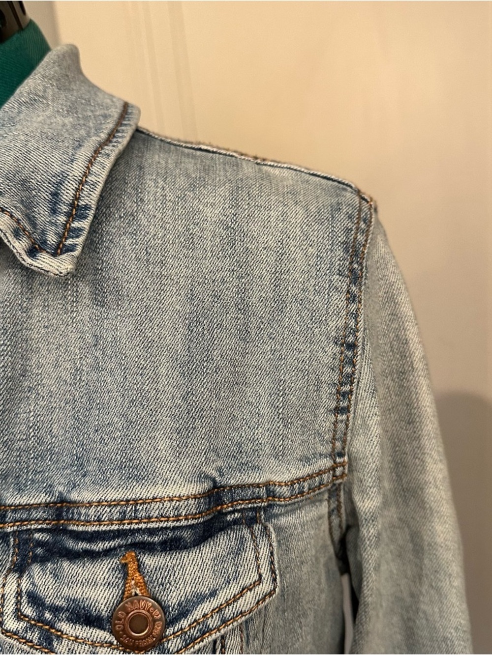 Old Navy Light Wash Blue Denim Jacket - Picture 2 of 7